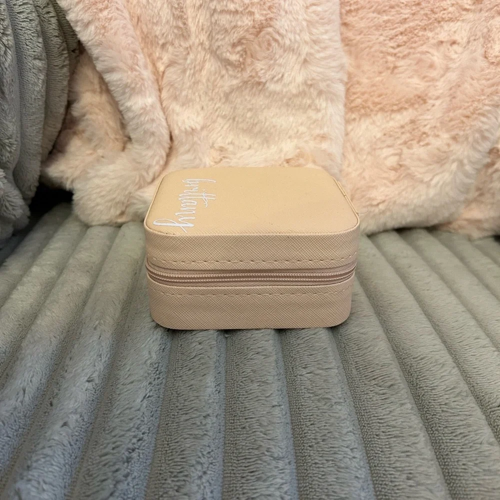 Travel Nude Pink Jewelry Case Box with “Brittany” vinyl lettering NWOT - Picture 2 of 6
